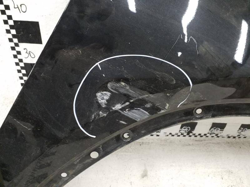 Крыло переднее правое