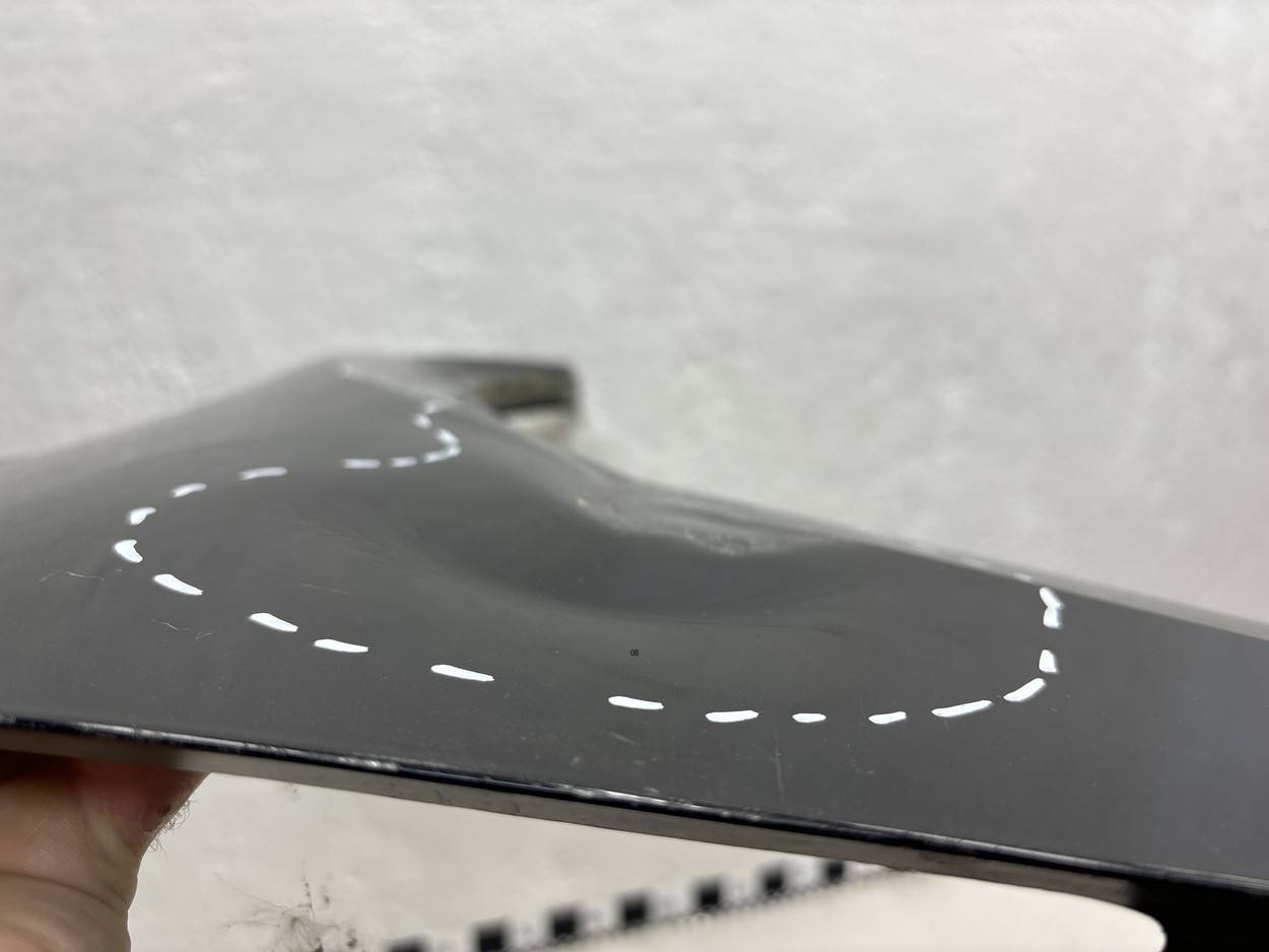 Крыло переднее правое