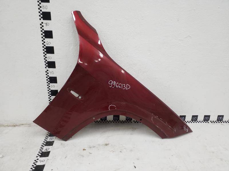 Крыло переднее правое