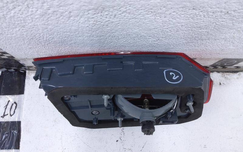 Фонарь задний внутренний правый