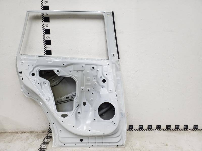 Дверь задняя левая