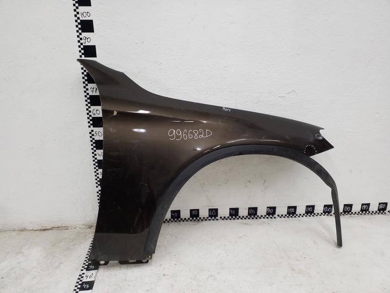 Крыло переднее правое