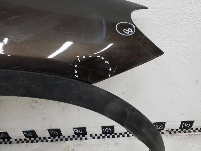 Крыло переднее правое