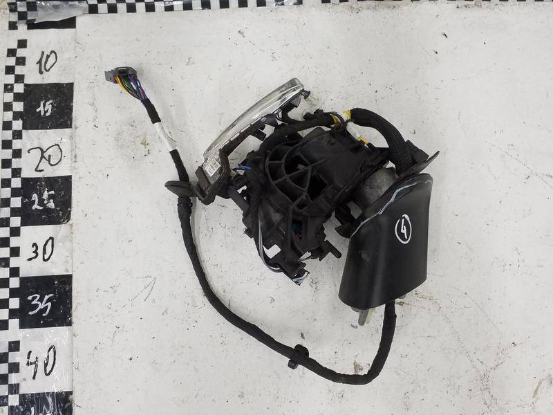 Зеркало правое электрическое