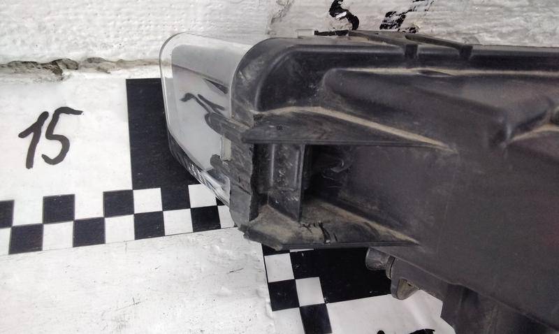 Фара противотуманная правая