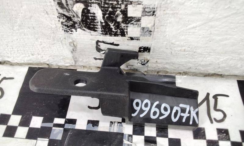 Кронштейн фар левый