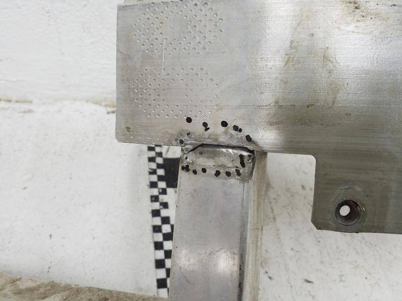 Усилитель переднего бампера