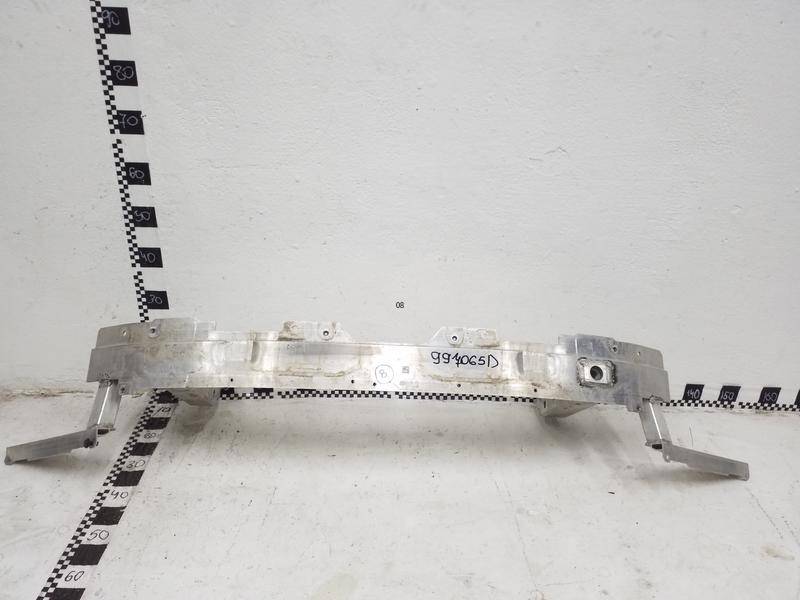 Усилитель переднего бампера