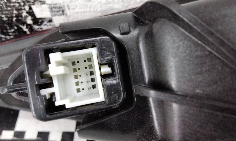 Фонарь задний внутренний левый