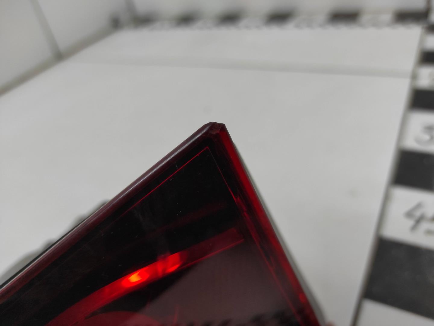 Фонарь задний внутренний левый