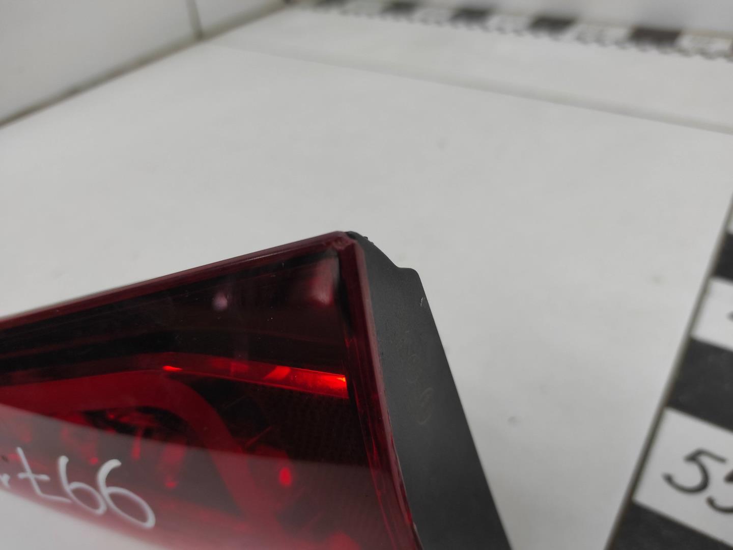 Фонарь задний внутренний левый