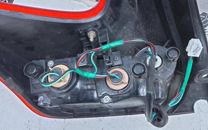 Фонарь задний правый