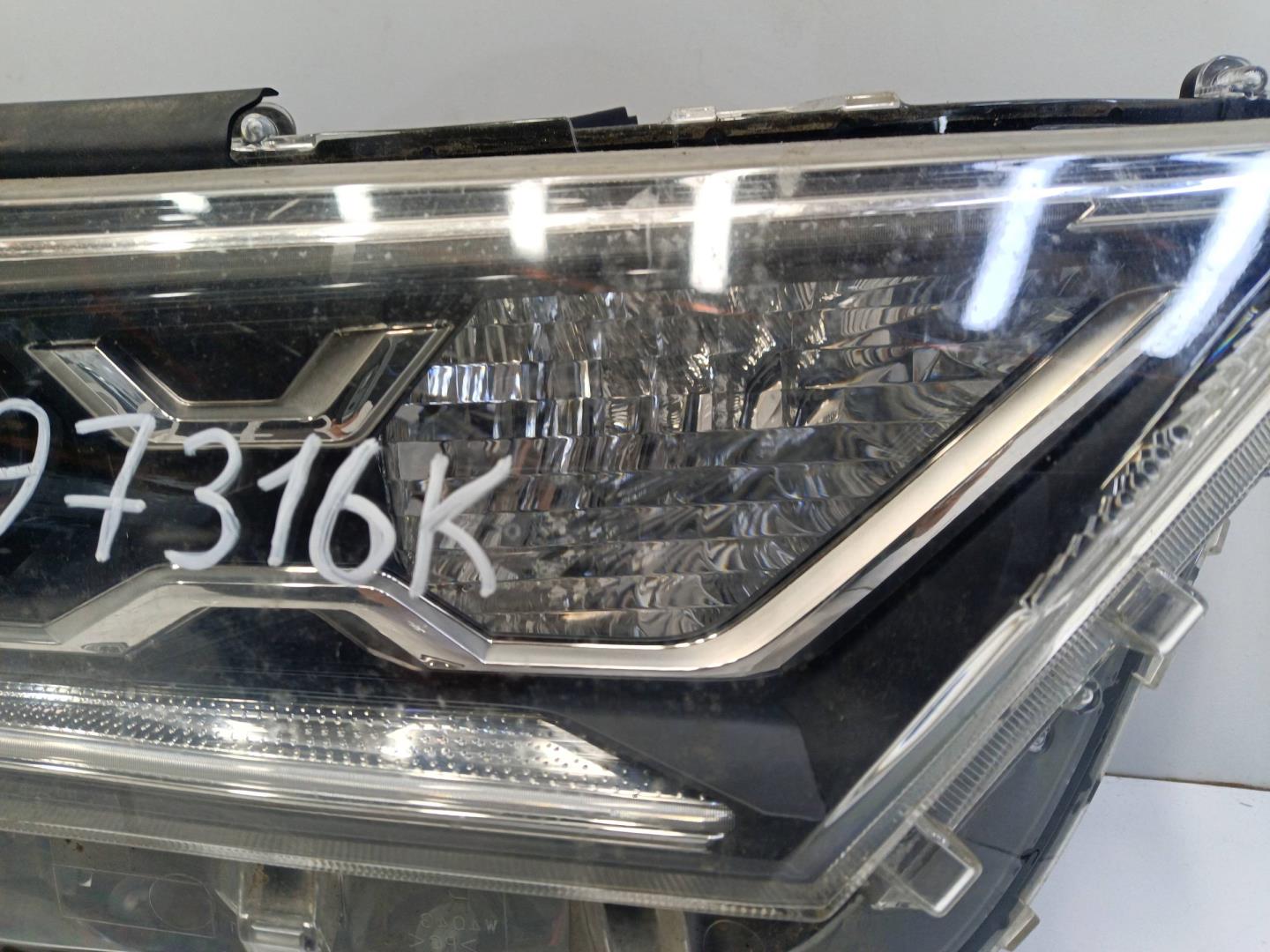 Фара правая