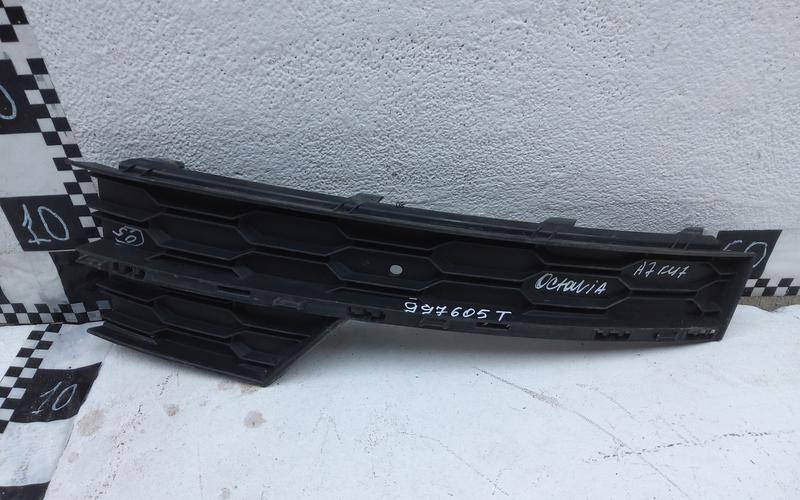 Накладка переднего бампера правая