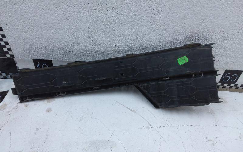 Накладка переднего бампера правая