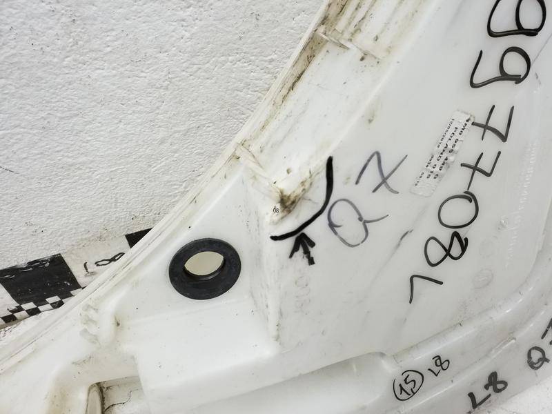 Бачок омывателя лобового стекла