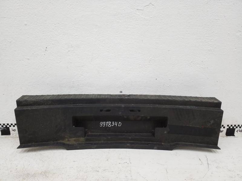 Кожух замка багажника