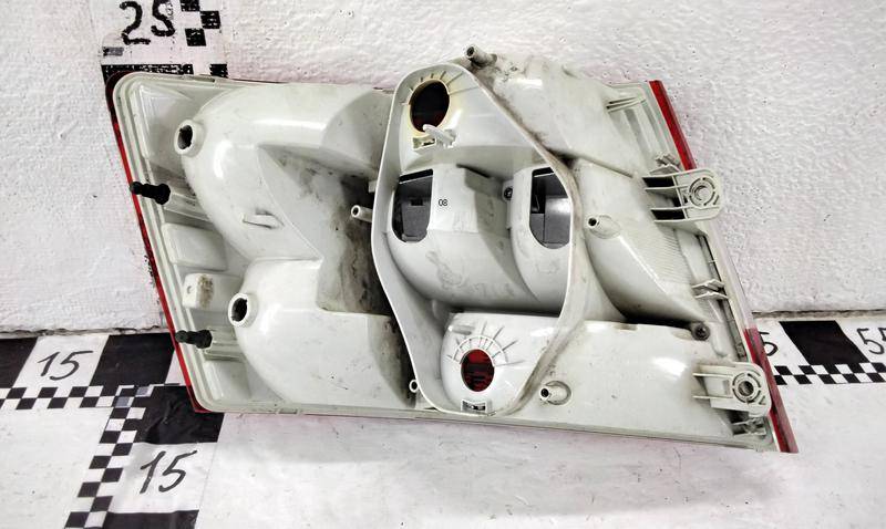 Фонарь задний наружный правый