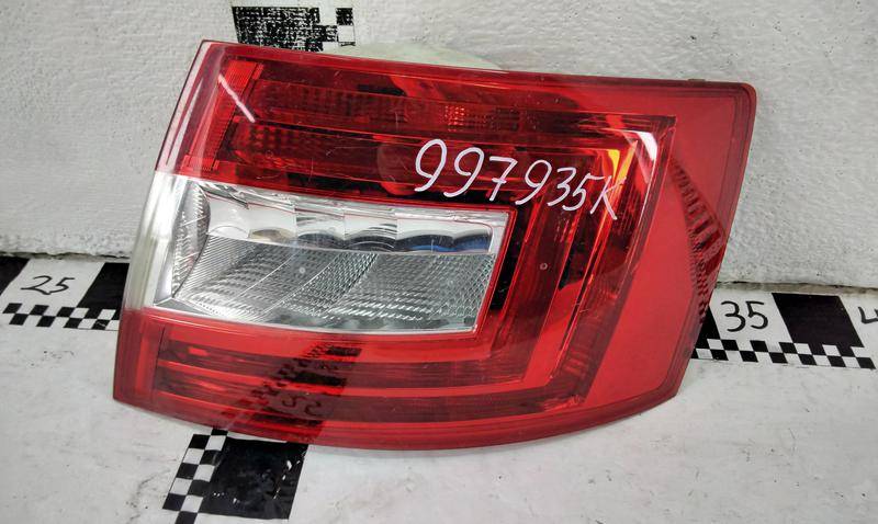 Фонарь задний наружный правый