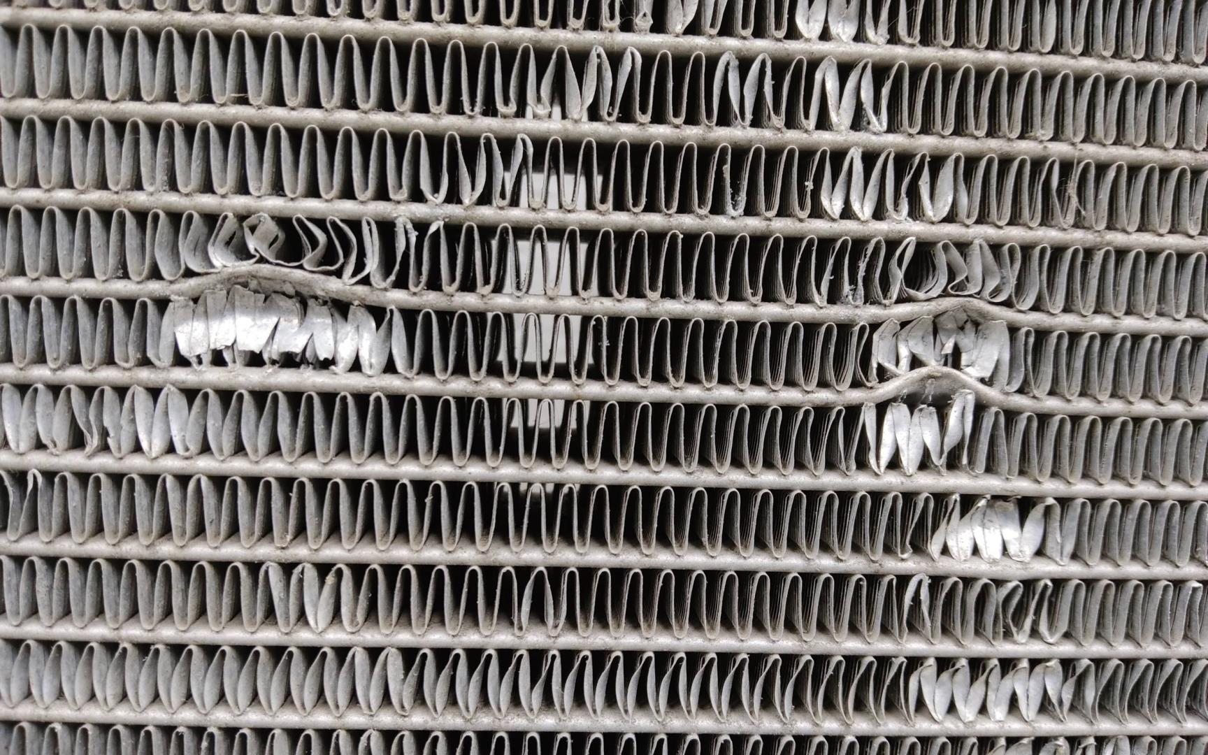 Радиатор охлаждения двигателя дополнительный