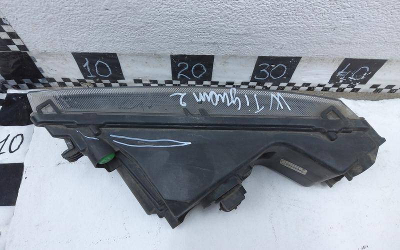 Фара противотуманная правая