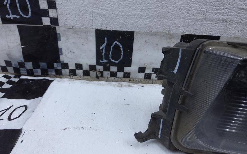 Фара противотуманная правая