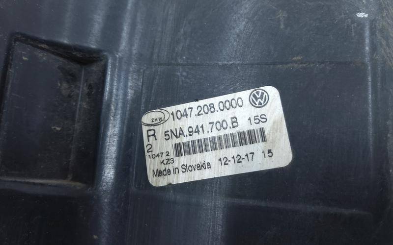 Фара противотуманная правая