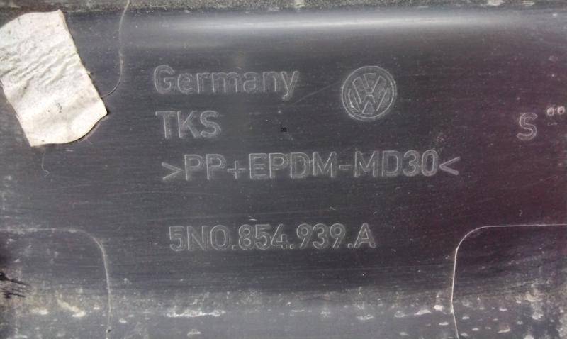 Накладка двери передней левой