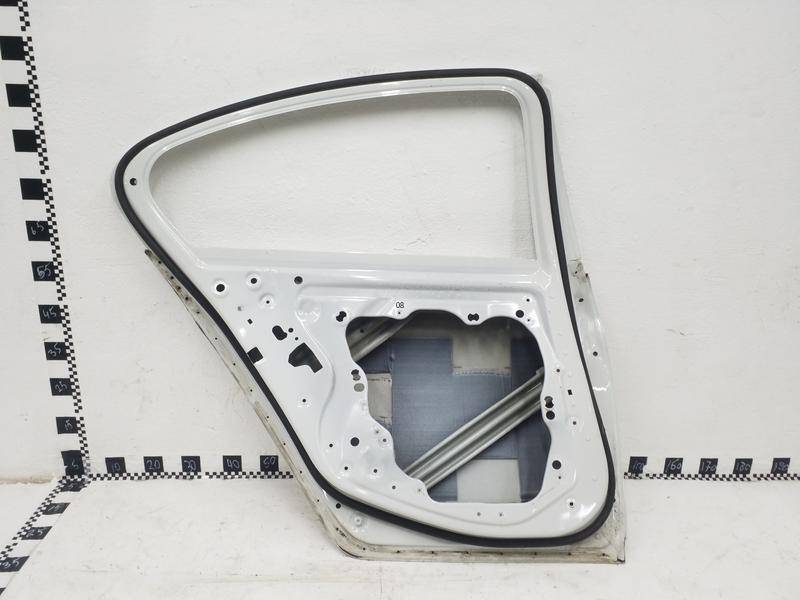 Дверь задняя левая