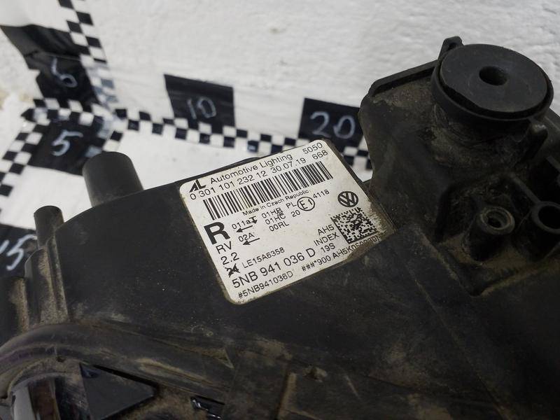 Фара правая