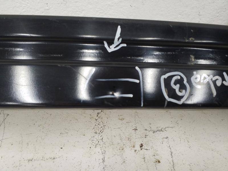 Усилитель переднего бампера