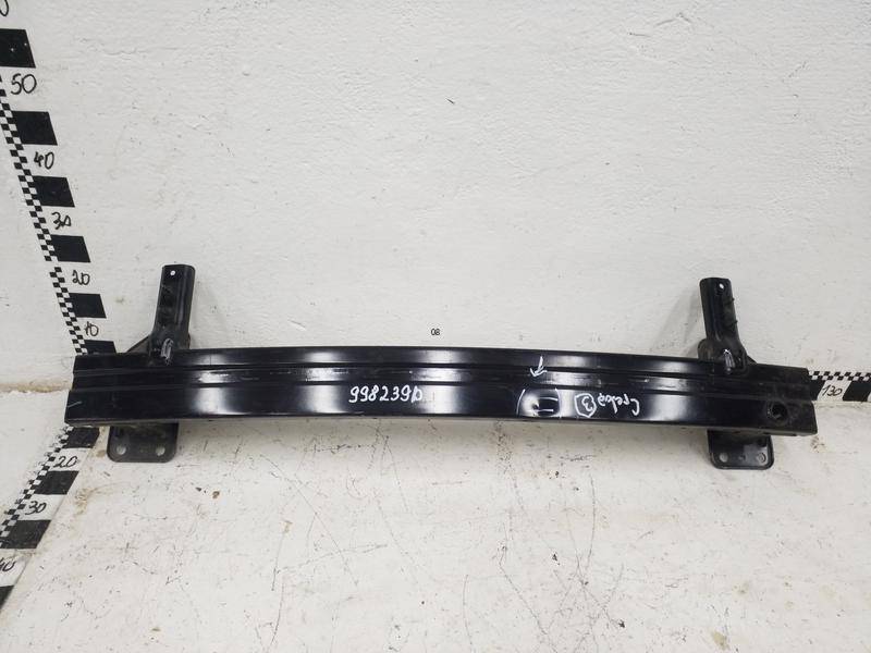 Усилитель переднего бампера