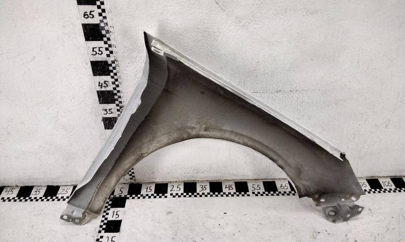 Крыло переднее левое