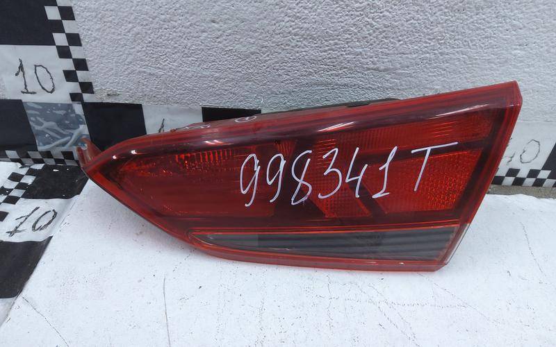 Фонарь задний внутренний правый