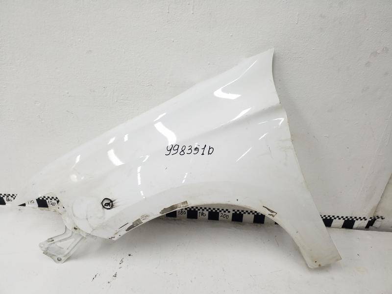 Крыло переднее левое