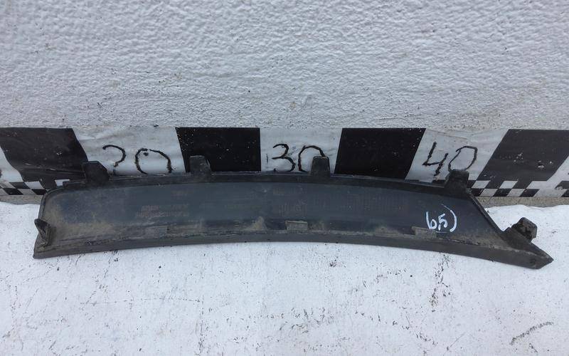 Накладка переднего крыла правого