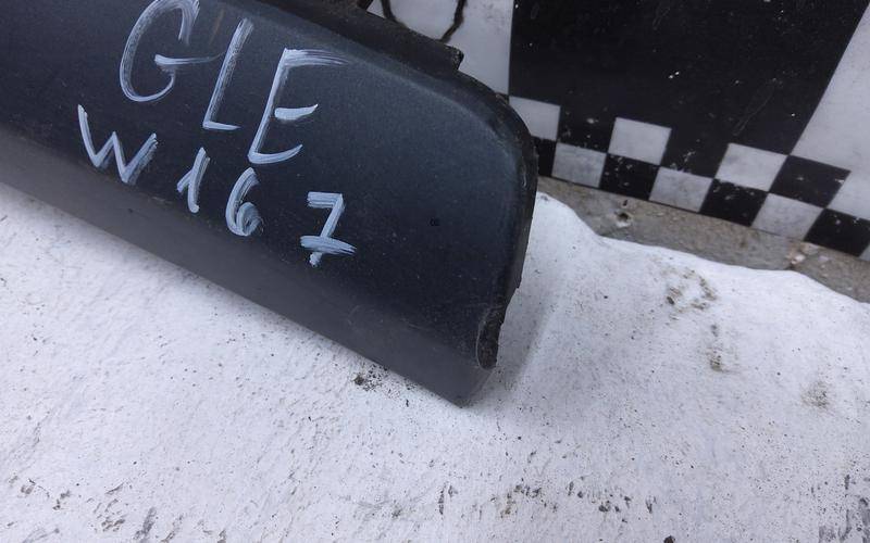 Накладка переднего крыла правого