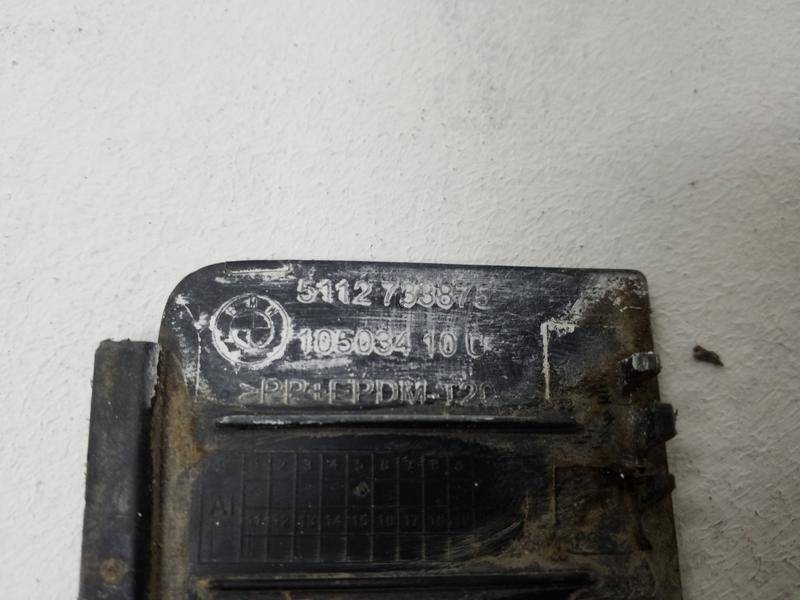 Заглушка буксировочного крюка