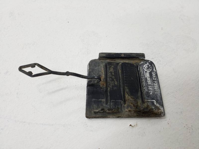 Заглушка буксировочного крюка