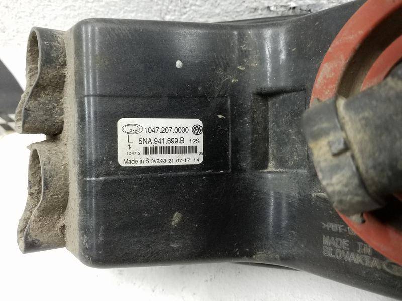 Фара противотуманная левая