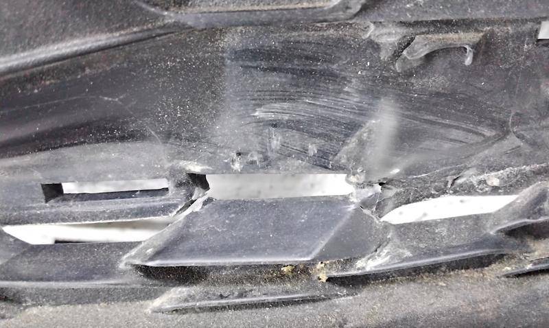 Накладка переднего бампера левая