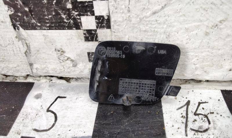 Заглушка буксировочного крюка