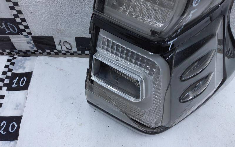 Фонарь задний правый