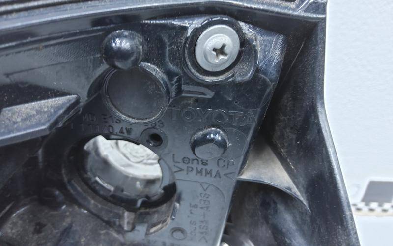 Фонарь задний правый