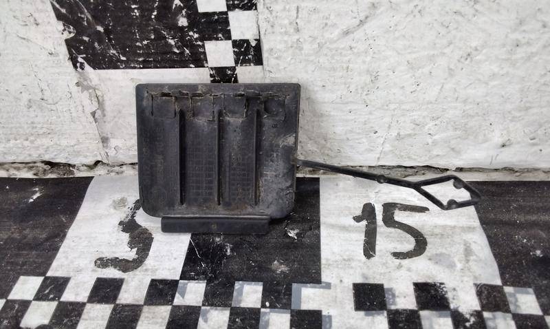 Заглушка буксировочного крюка