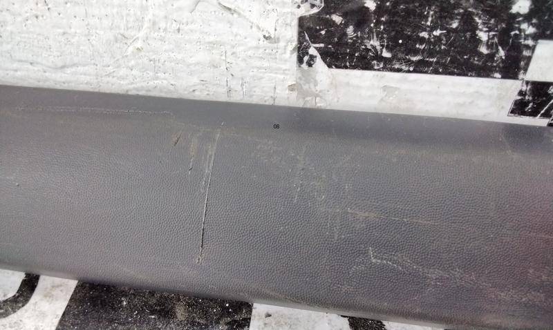 Накладка двери передней левой