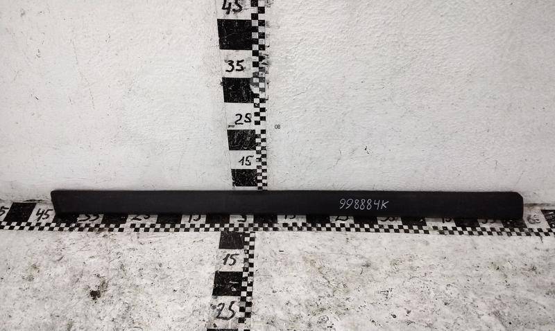 Накладка двери передней левой