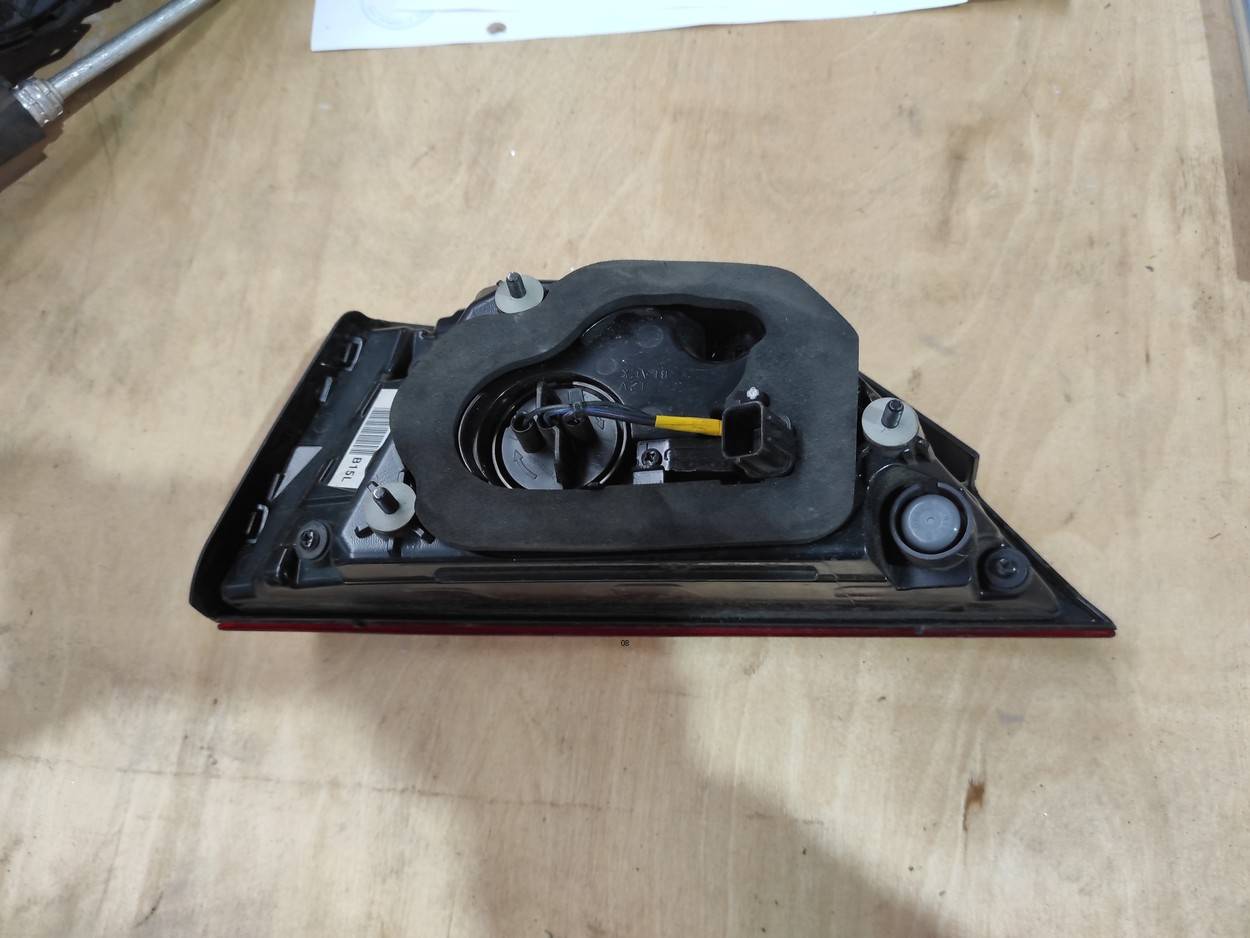 Фонарь задний внутренний левый