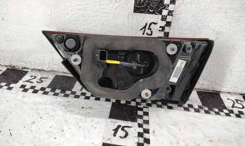 Фонарь задний внутренний левый