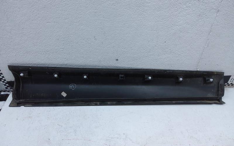 Накладка двери передней левой